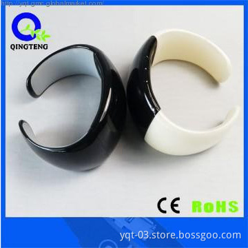 2014 popular speaker bluetooth bracelet
